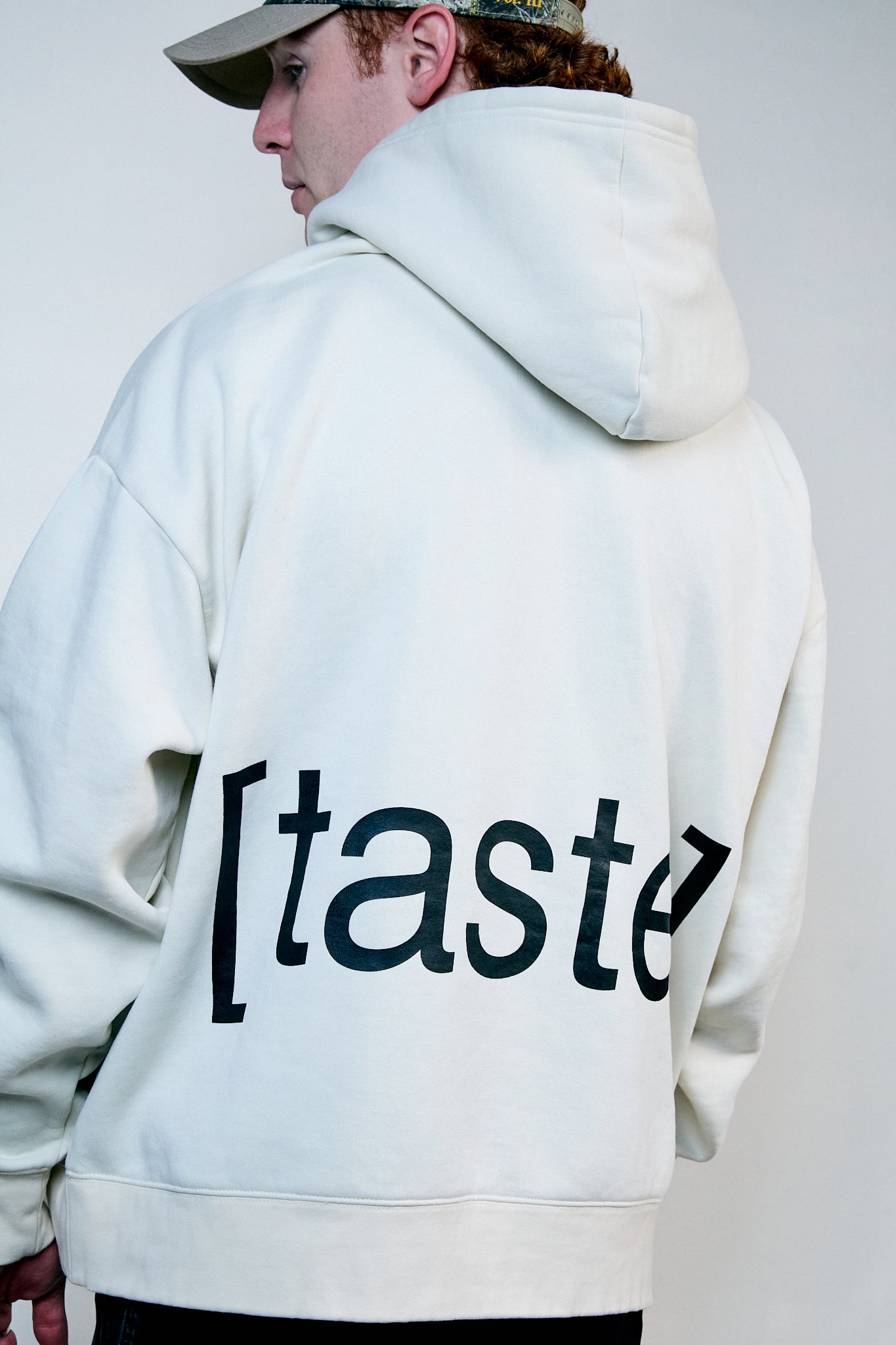 [taste] Oversized Hoodie - Off-White